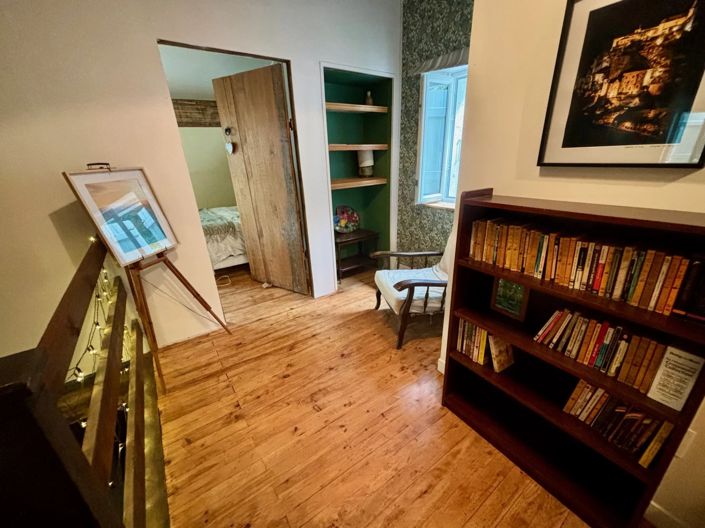 Image No.10-3 Bed House for sale