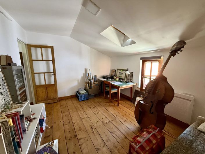 Image No.11-3 Bed House for sale