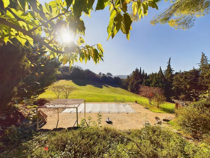 Image No.4-10 Bed House for sale