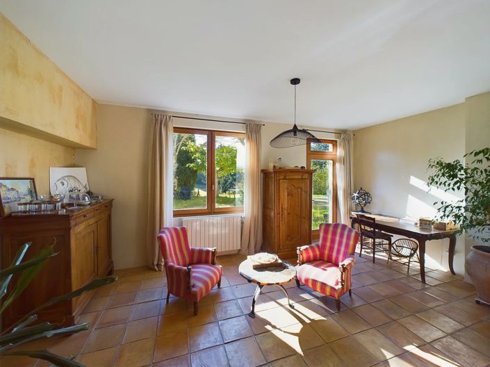 Image No.5-10 Bed House for sale