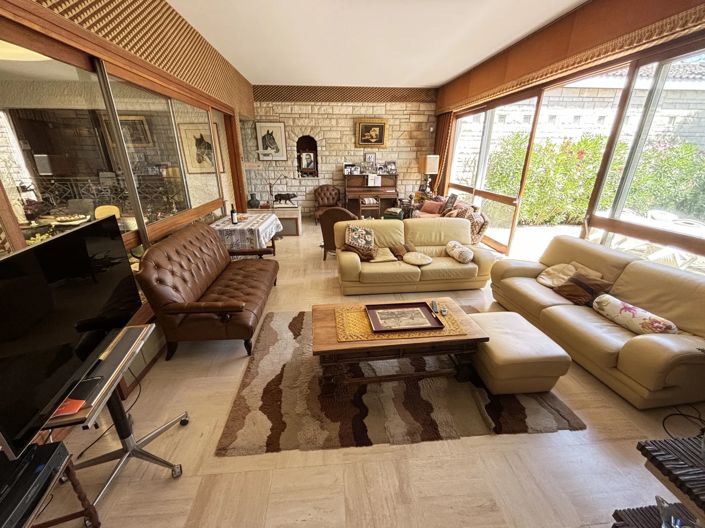 Image No.6-5 Bed House for sale