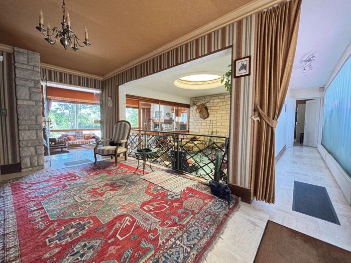 Image No.8-5 Bed House for sale