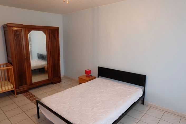 Image No.8-3 Bed House for sale