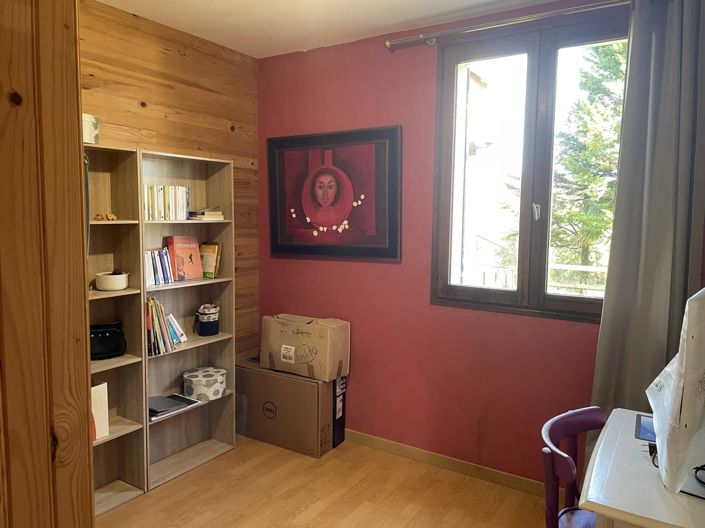 Image No.10-3 Bed House for sale