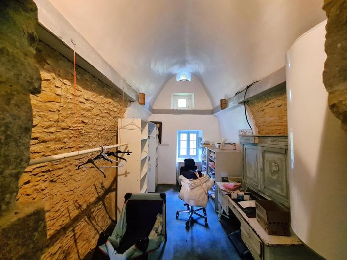 Image No.10-3 Bed House for sale