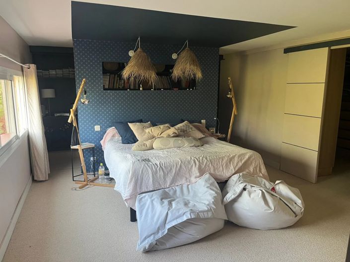 Image No.5-15 Bed House for sale