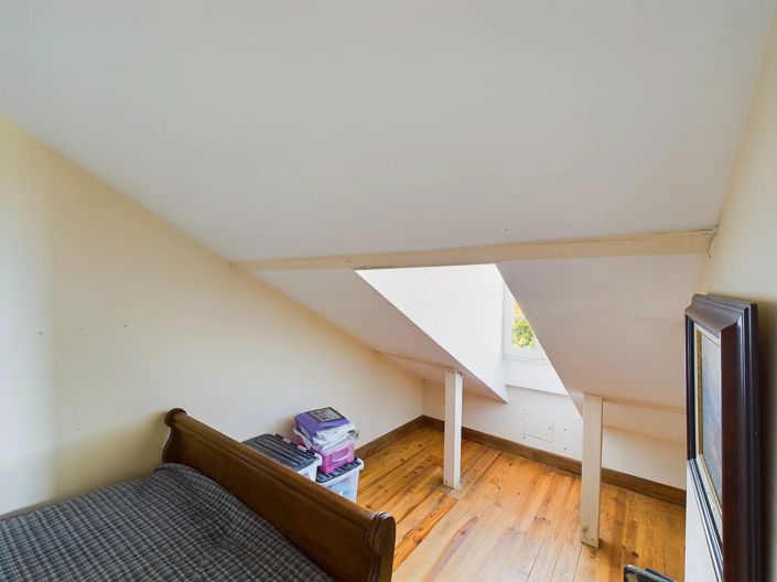 Image No.12-4 Bed House for sale