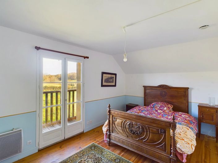 Image No.8-4 Bed House for sale