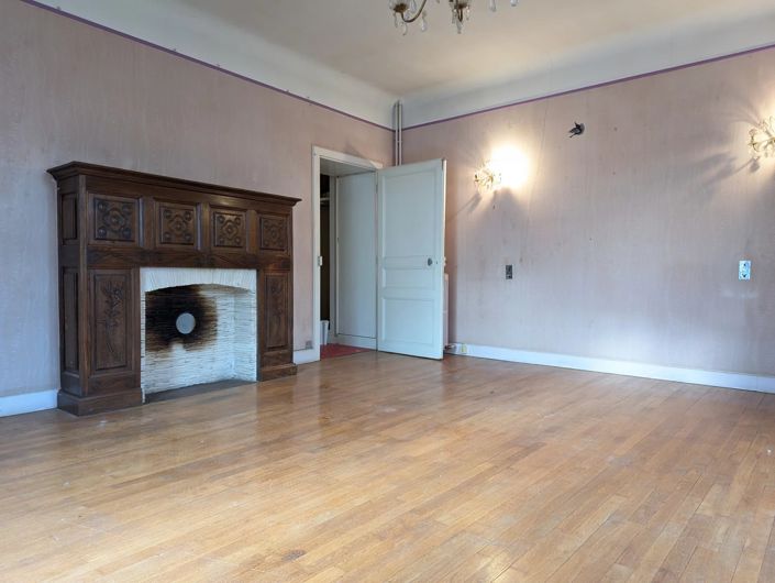 Image No.8-4 Bed Village House for sale