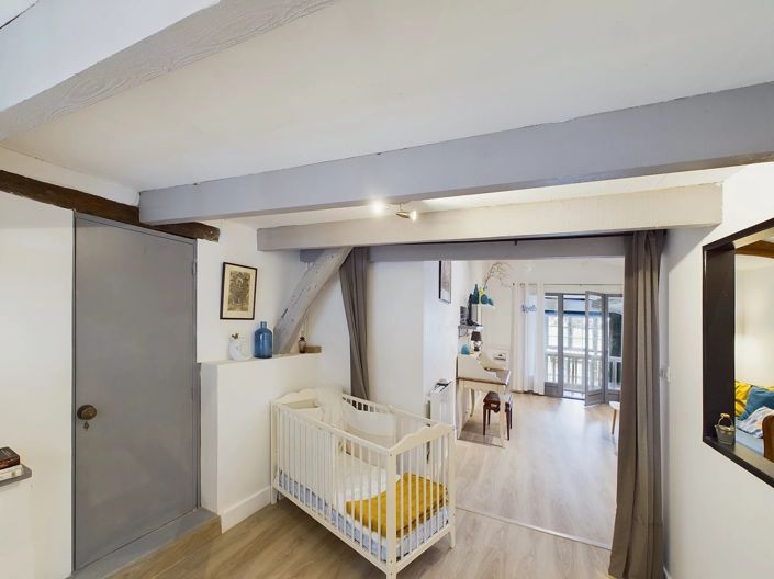 Image No.12-7 Bed House for sale