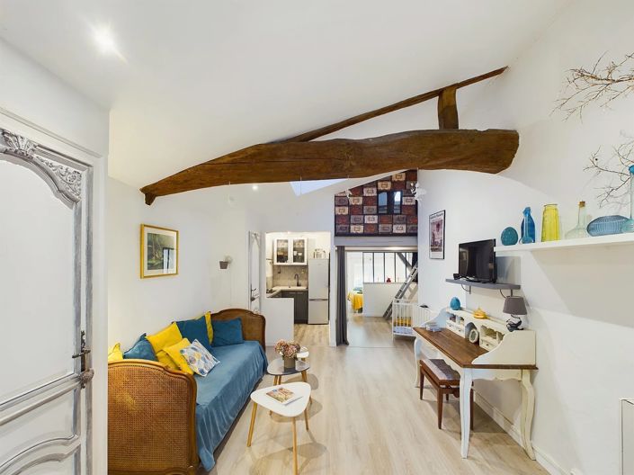 Image No.8-7 Bed House for sale