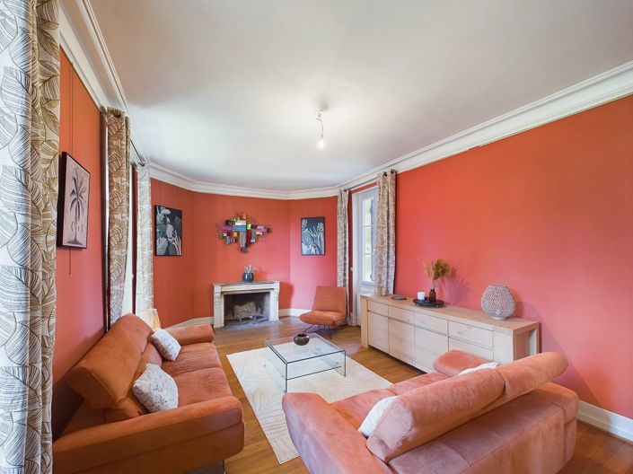 Image No.2-9 Bed House for sale