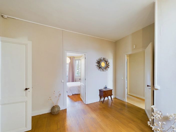 Image No.8-9 Bed House for sale