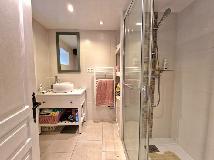 Image No.9-4 Bed House for sale