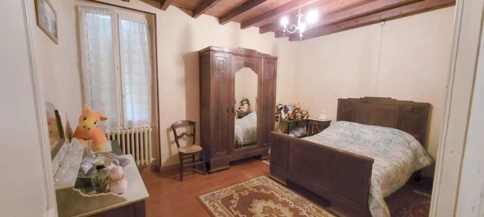 Image No.10-4 Bed House for sale