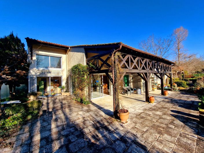 Image No.11-3 Bed House for sale