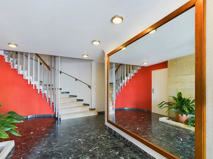 Image No.8-3 Bed Property for sale