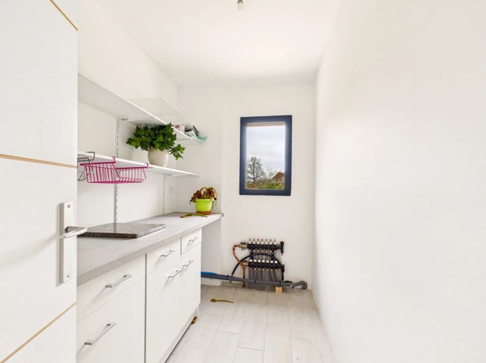 Image No.8-2 Bed House for sale