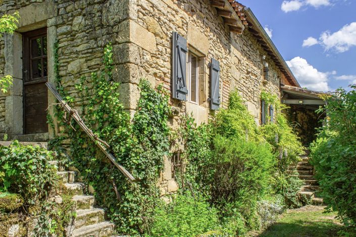 Image No.1-6 Bed House for sale