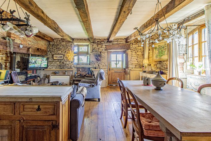 Image No.11-6 Bed House for sale