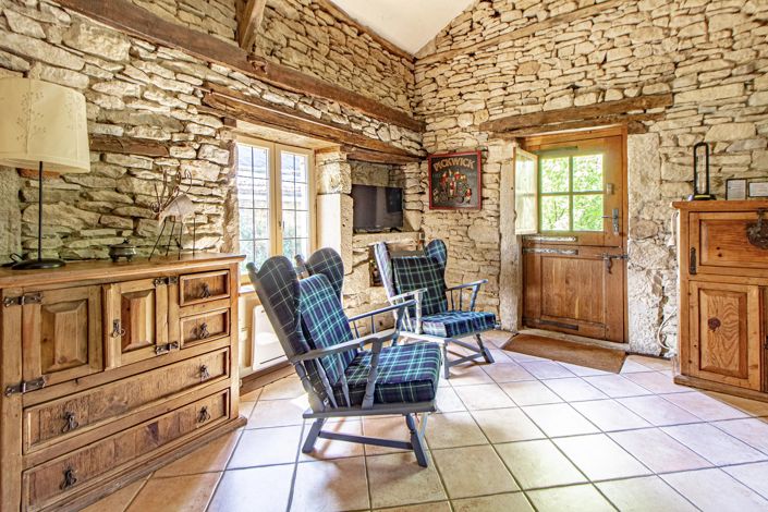 Image No.5-6 Bed House for sale