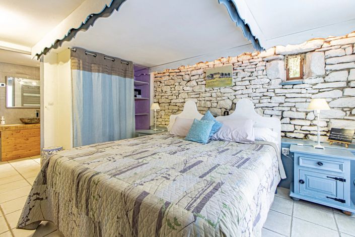 Image No.6-6 Bed House for sale