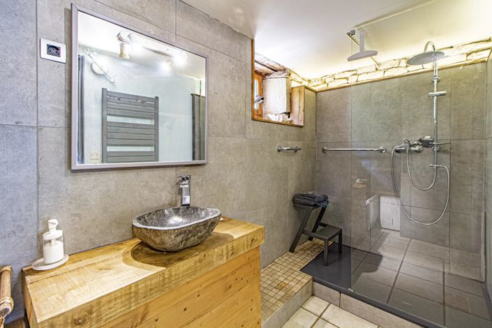 Image No.7-6 Bed House for sale