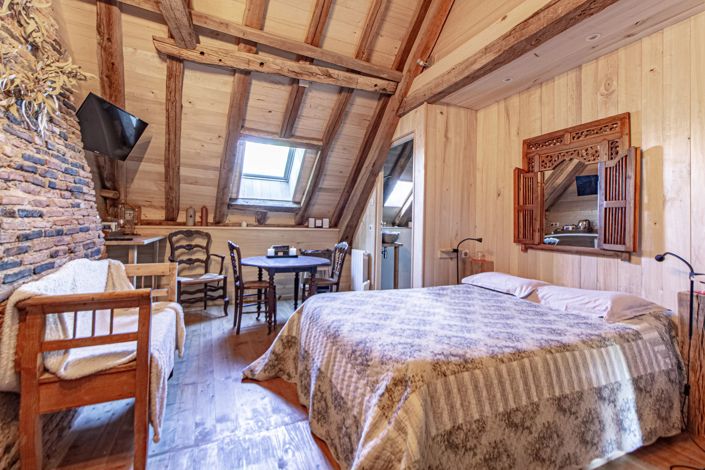 Image No.9-6 Bed House for sale