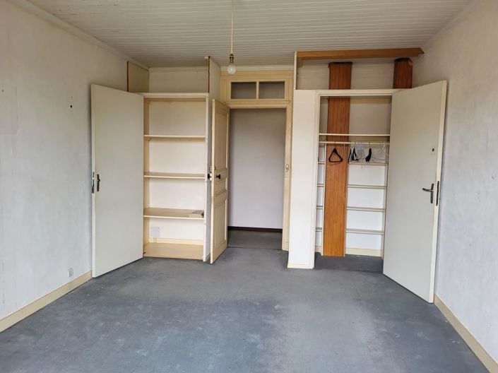 Image No.11-3 Bed House for sale