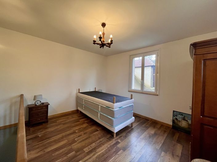 Image No.13-5 Bed House for sale