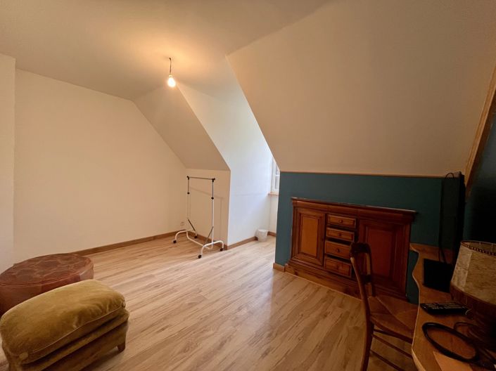 Image No.8-5 Bed House for sale