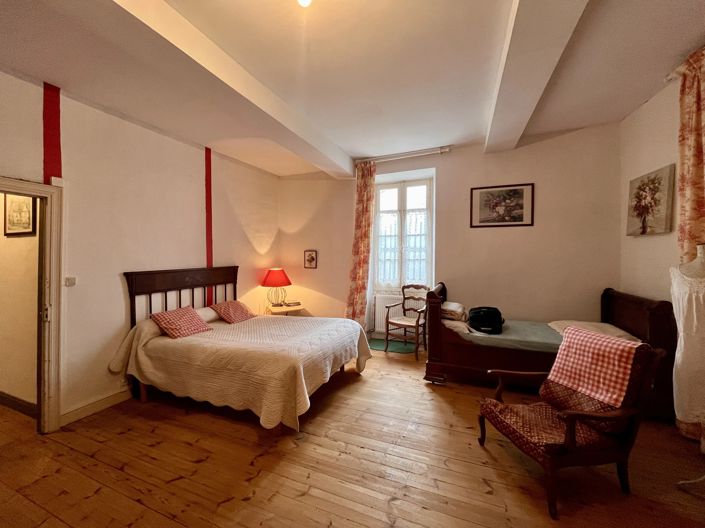 Image No.7-3 Bed House for sale