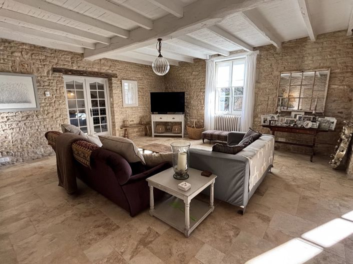 Image No.3-8 Bed House for sale