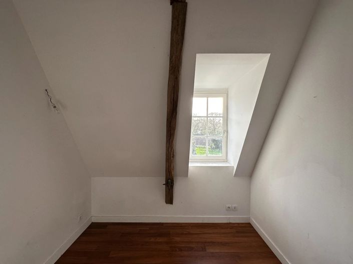 Image No.13-6 Bed House for sale