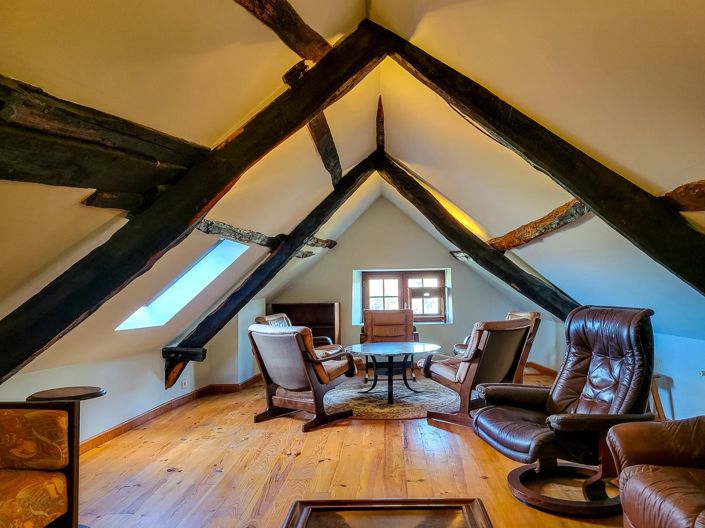 Image No.9-5 Bed House for sale