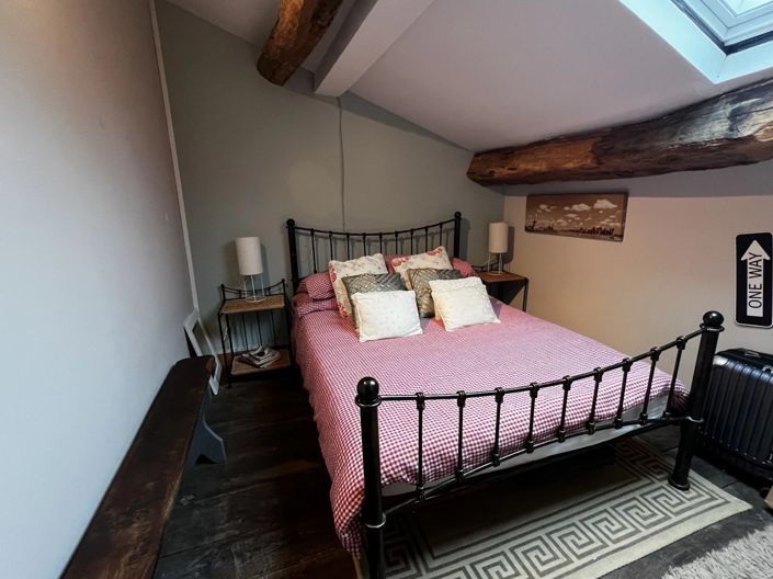 Image No.10-3 Bed House for sale