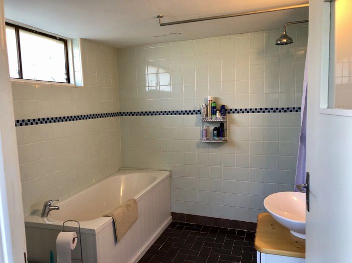 Image No.9-2 Bed House for sale