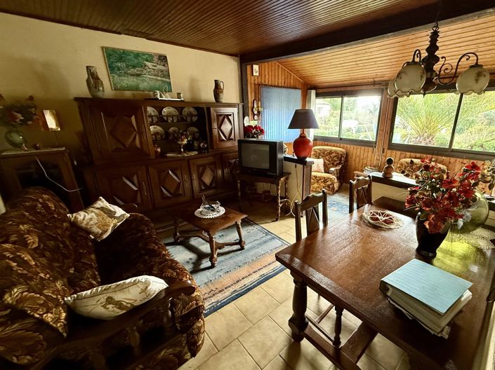 Image No.10-6 Bed House for sale