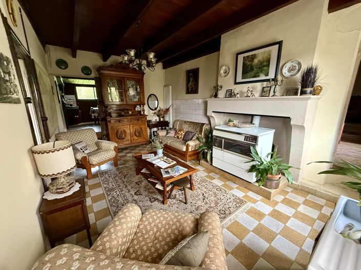 Image No.3-6 Bed House for sale