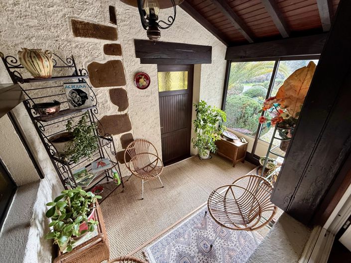 Image No.4-6 Bed House for sale