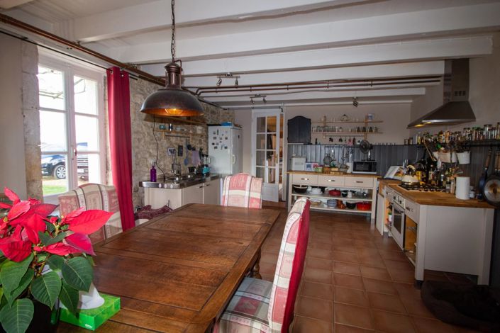 Image No.3-8 Bed House for sale