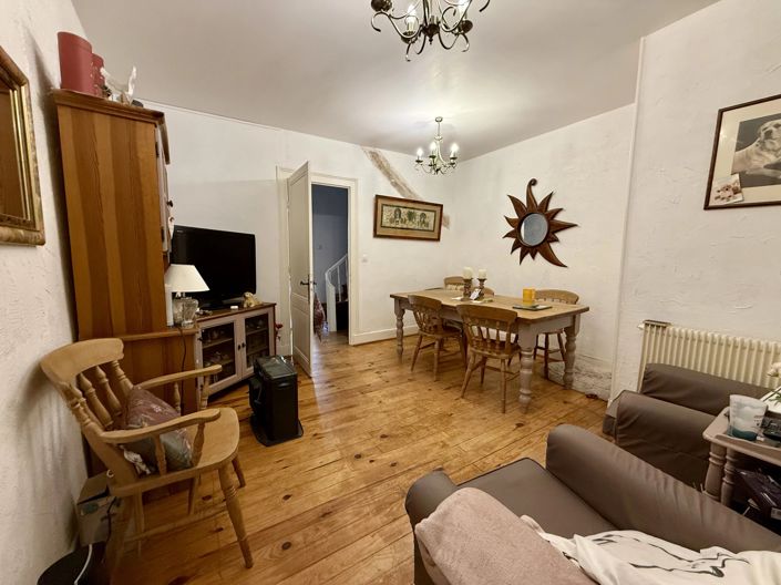 Image No.6-2 Bed House for sale