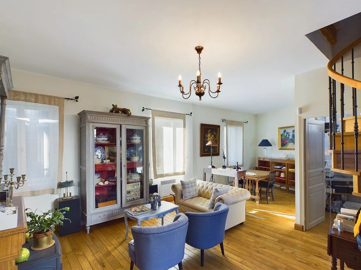 Image No.14-10 Bed House for sale