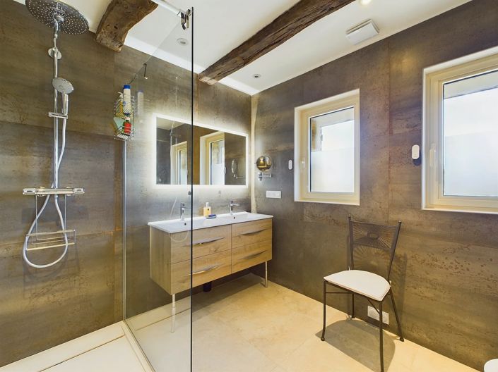 Image No.11-3 Bed House for sale