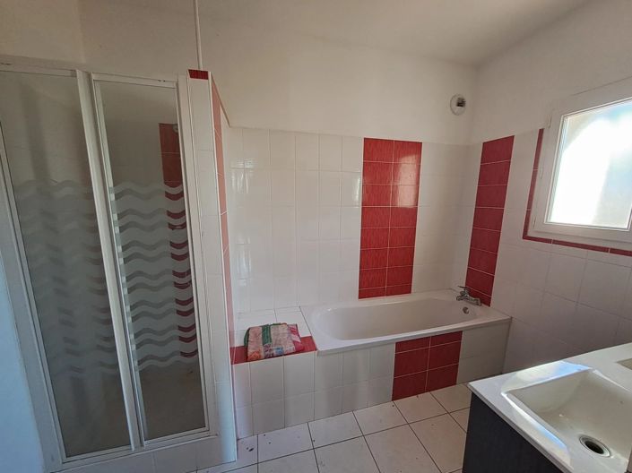 Image No.6-3 Bed House for sale