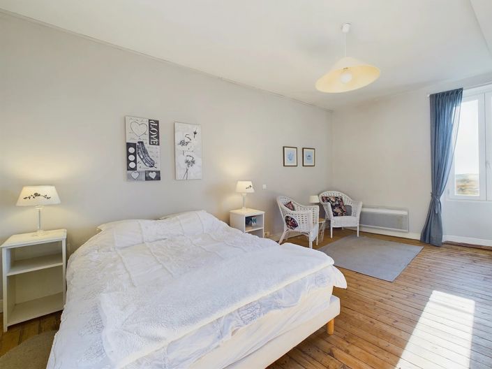 Image No.8-3 Bed House for sale