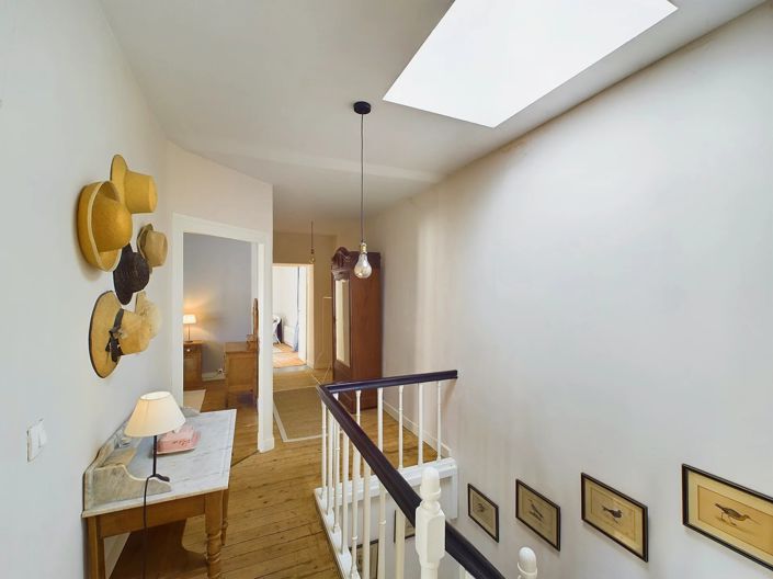 Image No.10-3 Bed House for sale