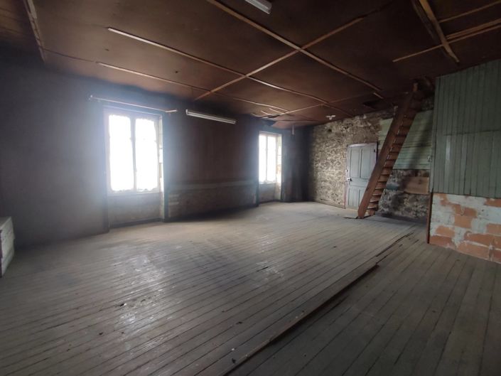 Image No.12-4 Bed House for sale