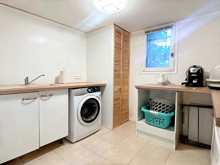 Image No.10-5 Bed House for sale