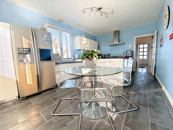 Image No.3-5 Bed House for sale